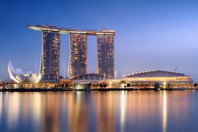 Which insiders are selling Las Vegas Sands Corp. (LVS)?