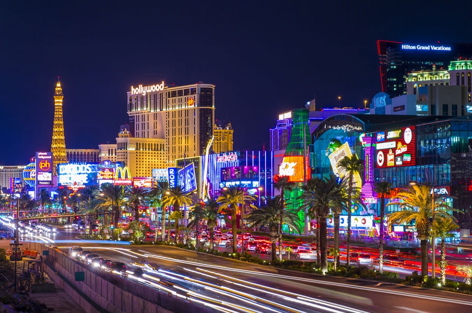 MGM Resorts avrebbe preso in considerazione la possibile demolizione dell’iconica Piramide di Luxor, dicono le voci MGM Resorts avrebbe preso in considerazione la possibile demolizione dell’iconica Piramide di Luxor, dicono le voci