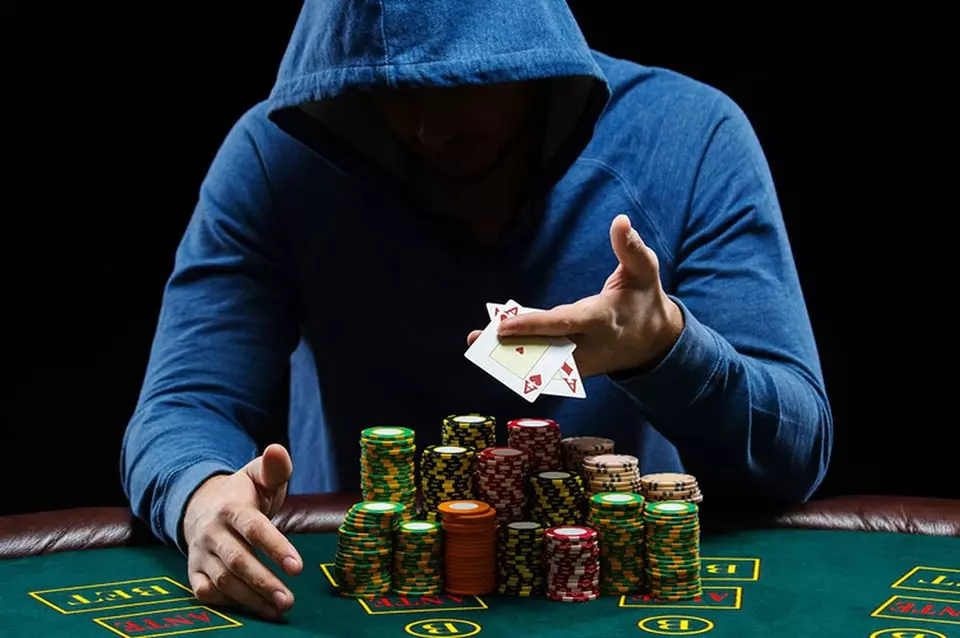 Maintaining Etiquette in Poker Maintaining Etiquette in Poker