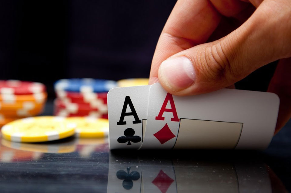 Playing Texas Hold’em Playing Texas Hold’em