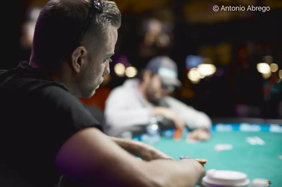 Tyler Groth’s Victory in $1,000 Pot-Limit Omaha Secures His First WSOP Gold Bracelet