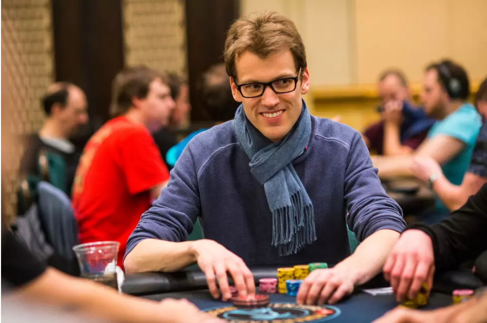 Christoph Vogelsang Gains Chip Lead Over Schindler to Conquer 2017 Super High Roller Bowl Christoph Vogelsang Gains Chip Lead Over Schindler to Conquer 2017 Super High Roller Bowl