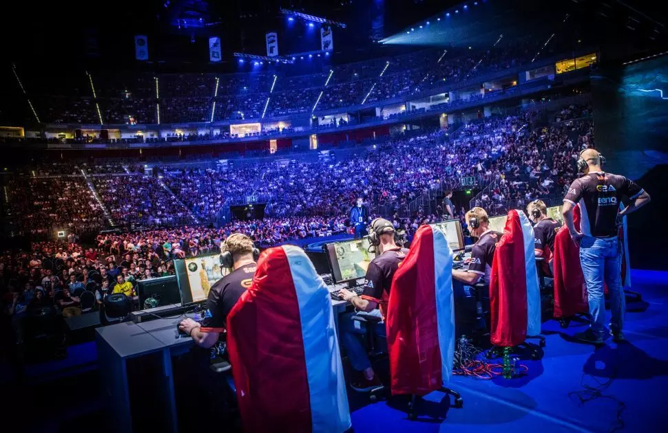 eSports Industry on the Verge of the Surreal eSports Industry on the Verge of the Surreal