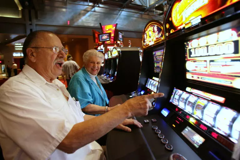 Knowing Slot Machine Tricks Prevents Problem Gambling