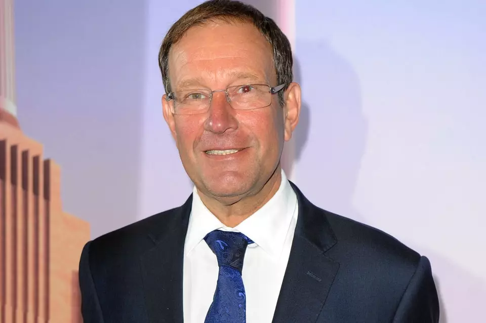 Billionaire Mogul Richard Desmond to Make an Acquisition Bid for UK National Lottery Billionaire Mogul Richard Desmond to Make an Acquisition Bid for UK National Lottery