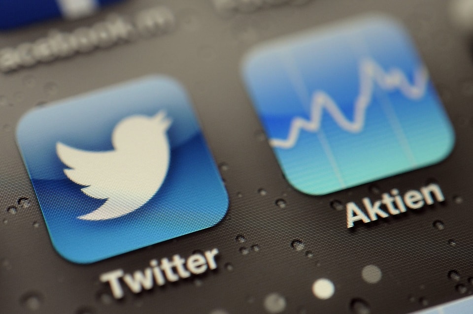 New Research Finds Esports-Related Ads on Twitter May Be Turning Young People into Gamblers New Research Finds Esports-Related Ads on Twitter May Be Turning Young People into Gamblers